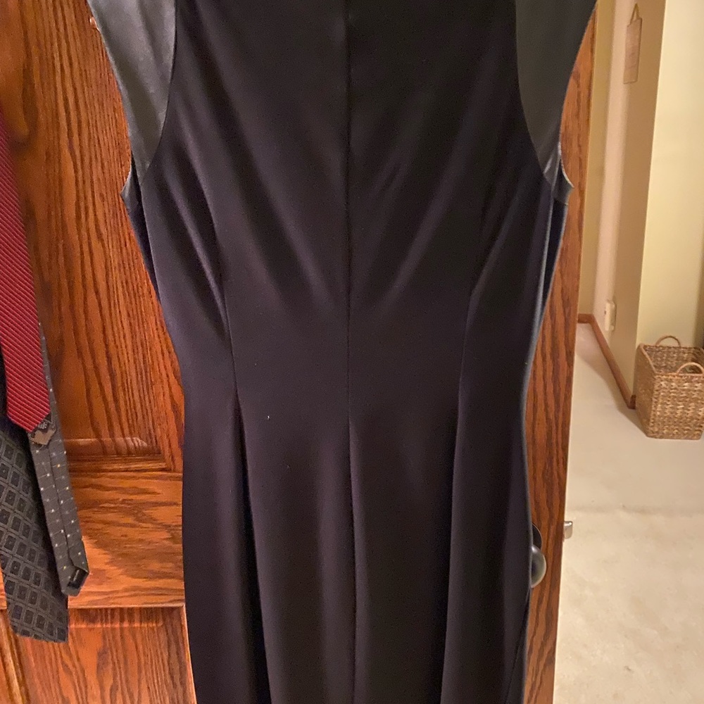 Anne Klein black dress size 8. Leather accents - Picture 3 of 4
